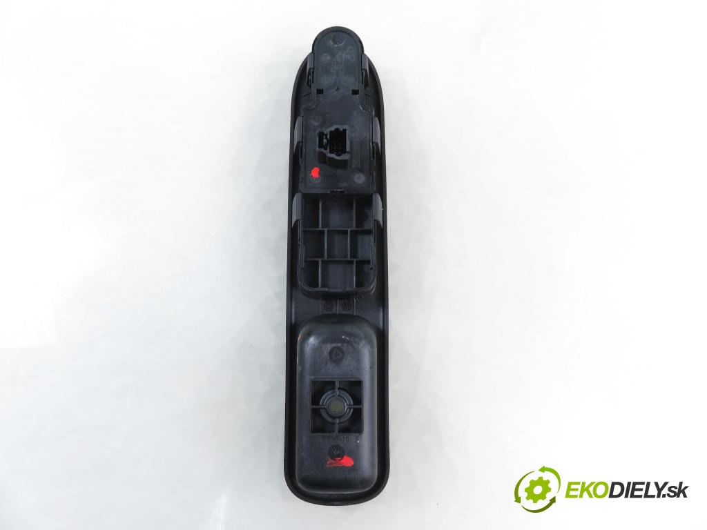 PEUGEOT 307 (3A/C) HB 2003 100,00 2.0 16V - RFN (EW10J4) 1997,00 Panel ovládania okien 96351622XT