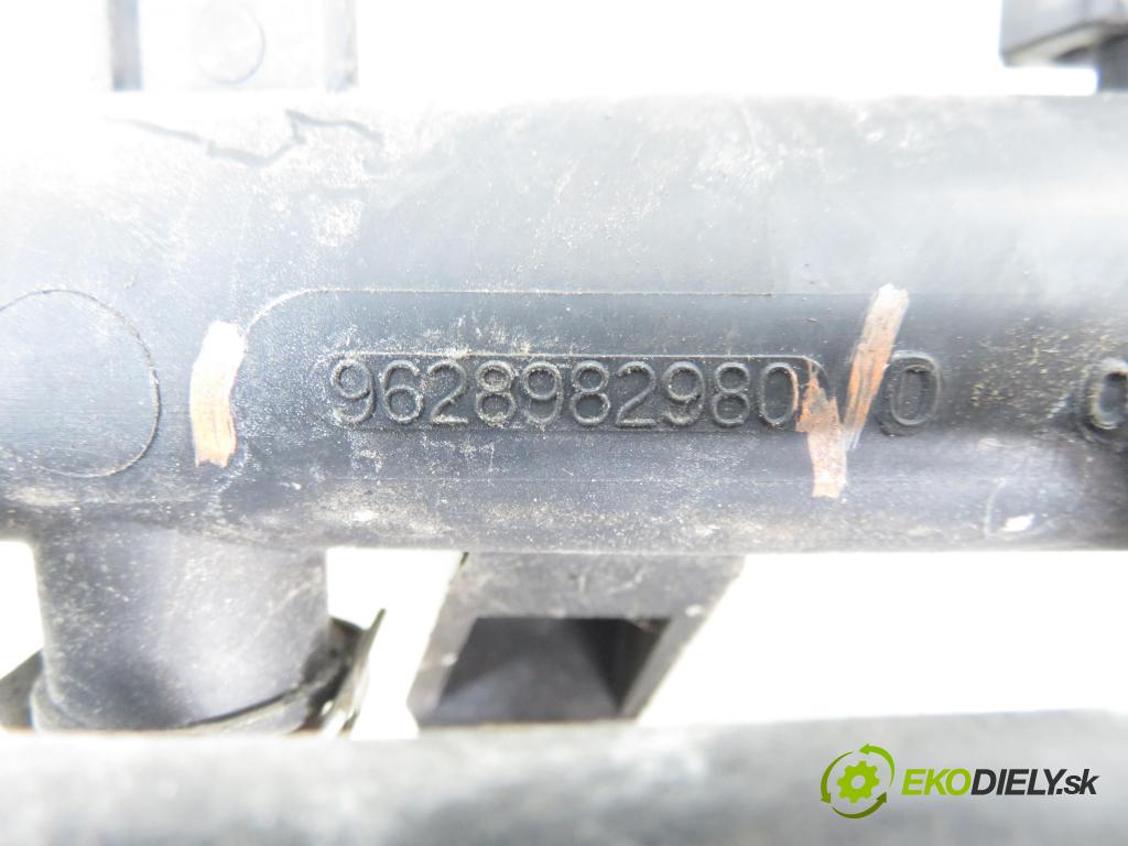 CITROEN C3 I (FC_) HB 2003 44,00 1.1 i - HFX (TU1JP) 1124,00 Lišta vstrekovacia 9628982980 (Vstrekovacia lišta)