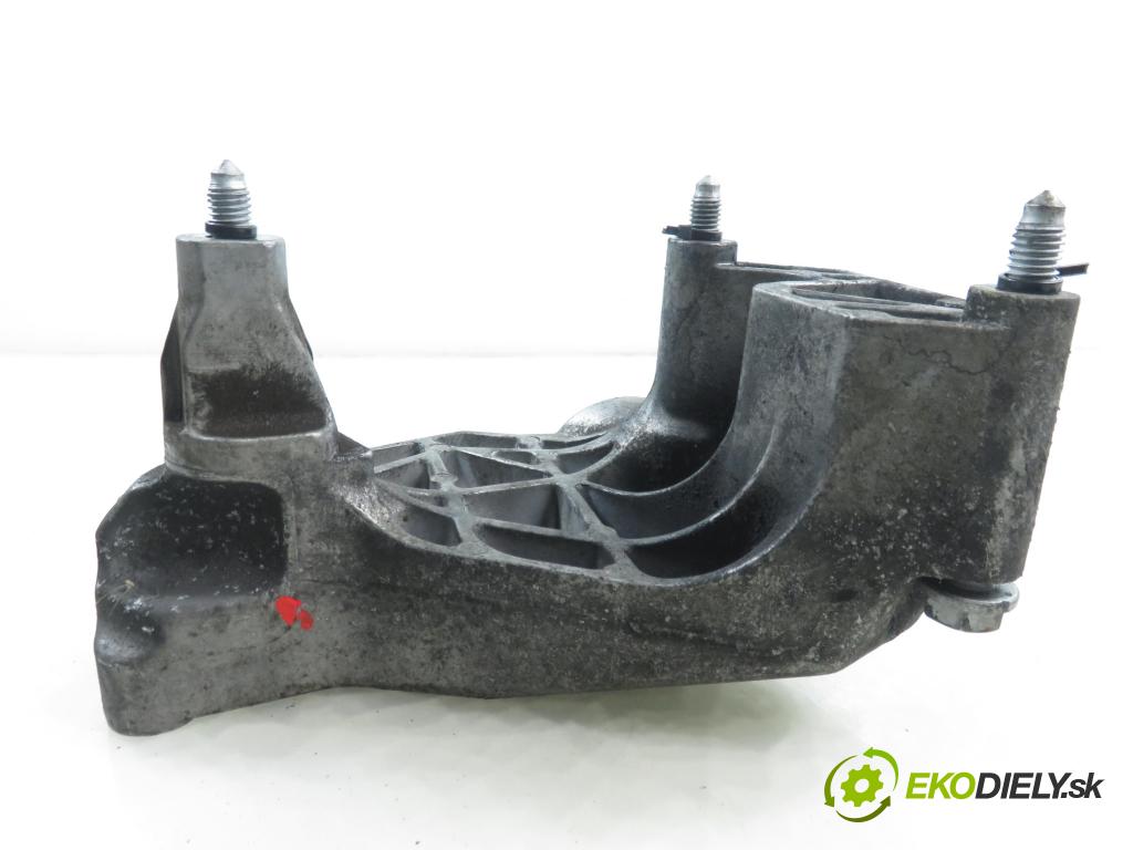VW GOLF IV Variant (1J5) KOMBI 2002 74,00 1.9 TDI PD 101 - AXR 1896,00 Uchytenie Motor 038199207AG