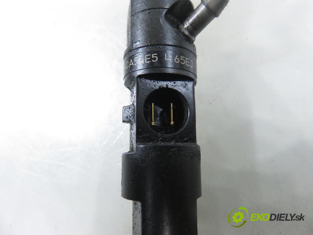 RENAULT MEGANE II (BM0/1_, CM0/1_) HB 2005 63,00 1.5 dCi 86 - K9K 724 1461,00 vstrekovač EJBR03101D ; 8200421359 ; 8200421897 (Vstrekovač paliva)