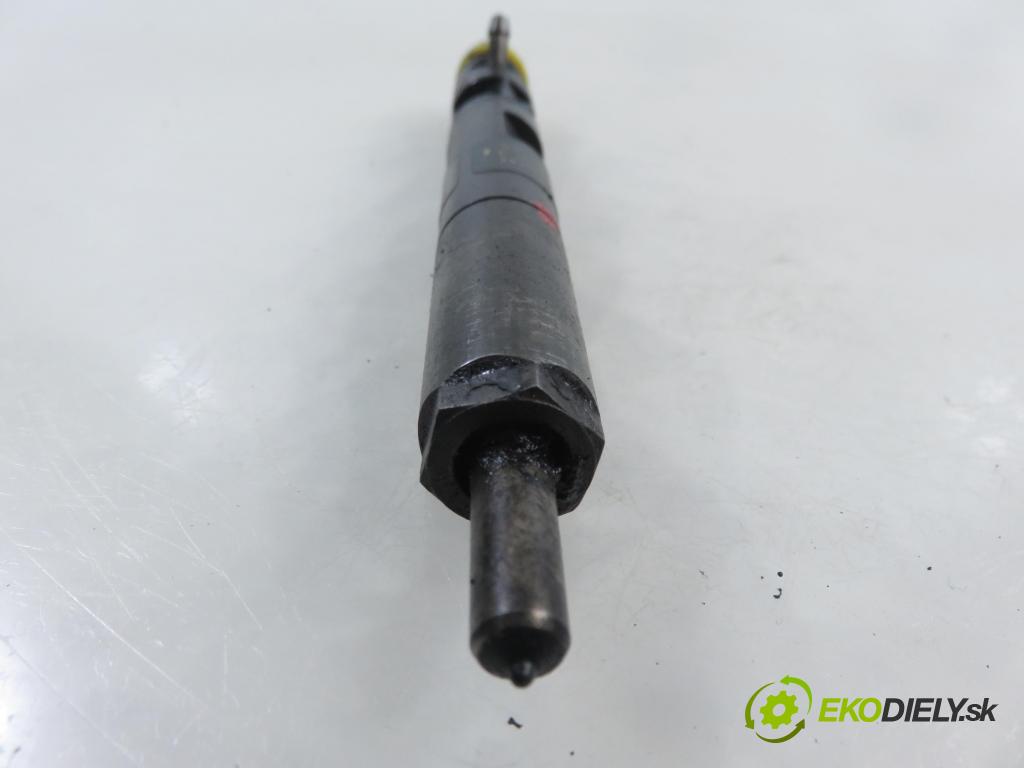 RENAULT MEGANE II (BM0/1_, CM0/1_) HB 2005 63,00 1.5 dCi 86 - K9K 724 1461,00 vstrekovač EJBR03101D ; 8200421359 ; 8200421897 (Vstrekovač paliva)