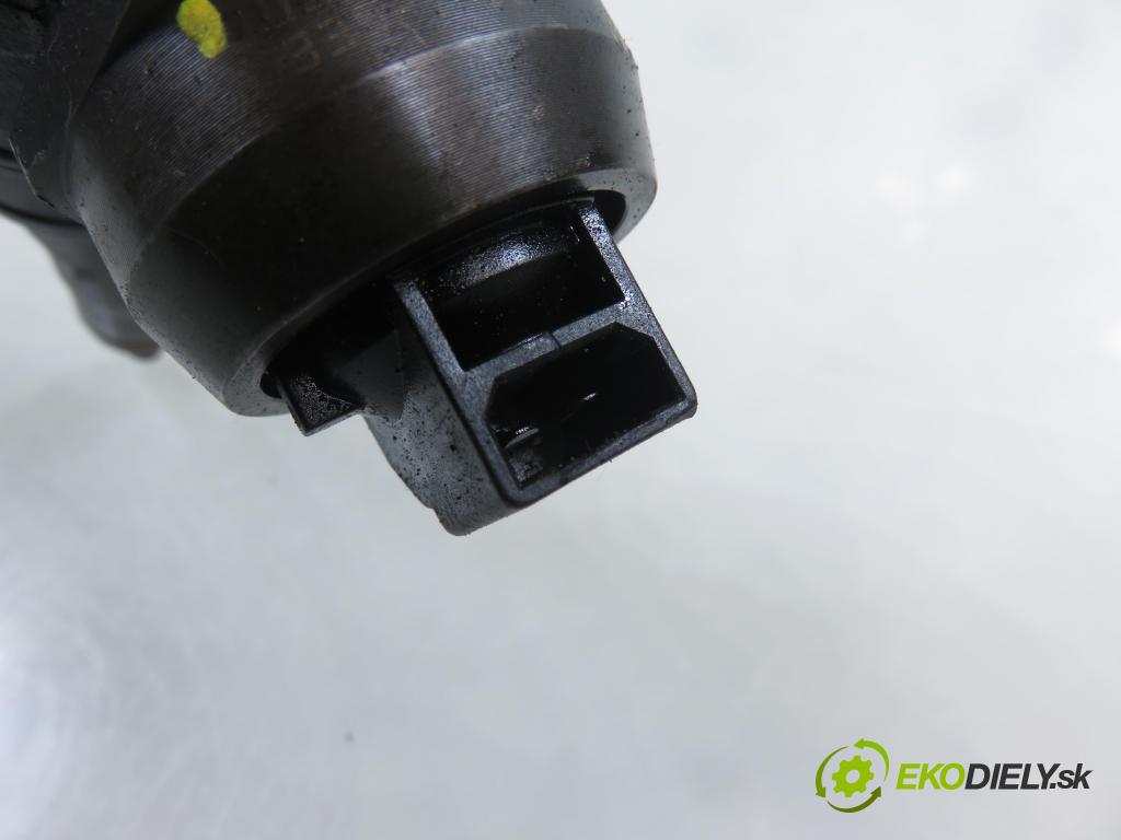 SEAT LEON (1M1) HB 2002 110,00 1.9 TDI PD 150 - ARL 1896,00 Vstrekovač 038130073AL ; 0414720039 (Vstrekovač paliva)