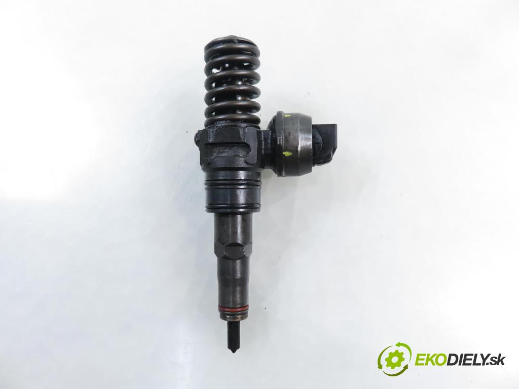 SEAT LEON (1M1) HB 2002 110,00 1.9 TDI PD 150 - ARL 1896,00 Vstrekovač 038130073AL ; 0414720039 (Vstrekovač paliva)