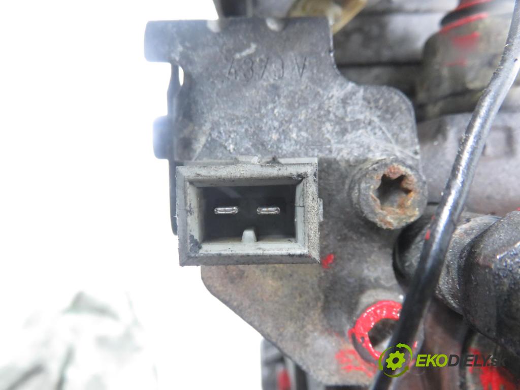 VW TRANSPORTER IV Autobus (70XB, 70XC, 7DB, 7DW, 7DK) BUS 1995 50,00 1.9 TD - ABL 1896,00 Pumpa vstrekovacia 028130110F ; 0460494391 (Vstrekovacie čerpadlo)