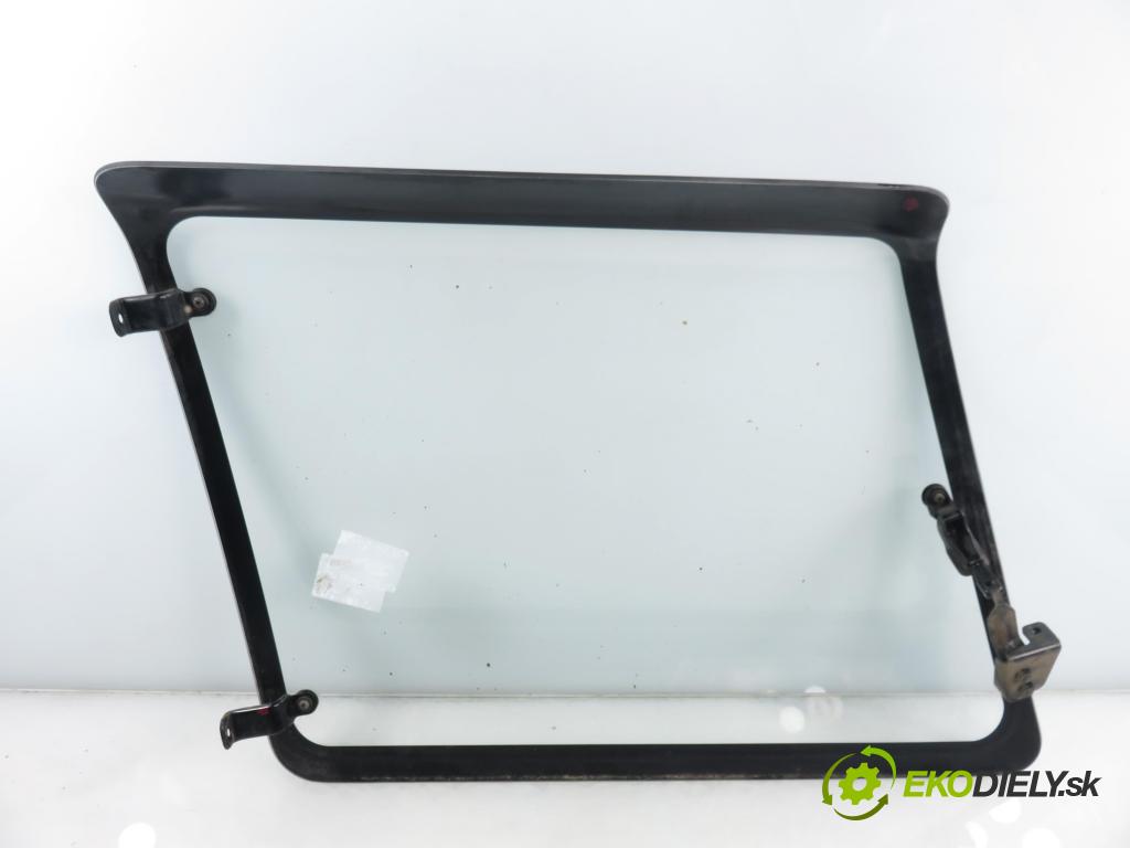 DAIHATSU FEROZA Hard Top (F300) TERENOWY 1995 70,00 1.6 i 16V 4x4 95 - HD-E 1590,00 Okno dverí pravé zadné sklápacie