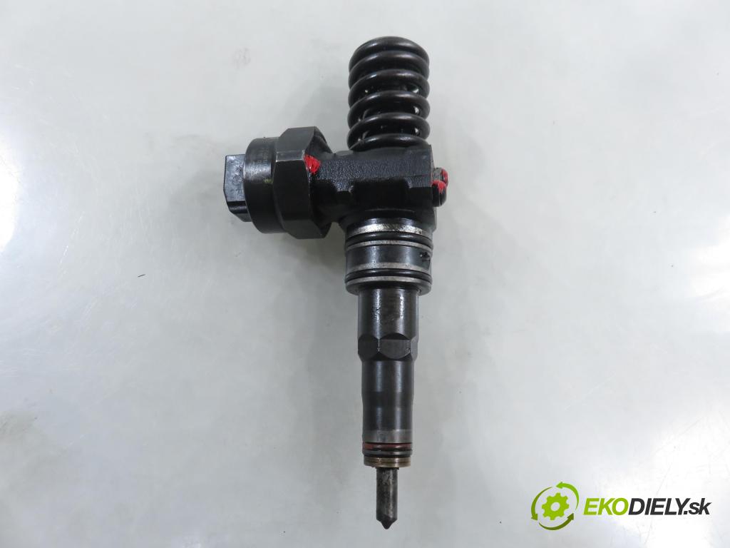 AUDI A4 Avant (8D5, B5) KOMBI 2000 85,00 1.9 TDI - AJM 1896,00 Vstrekovač 038130073F ; 0414720007 (Vstrekovač paliva)