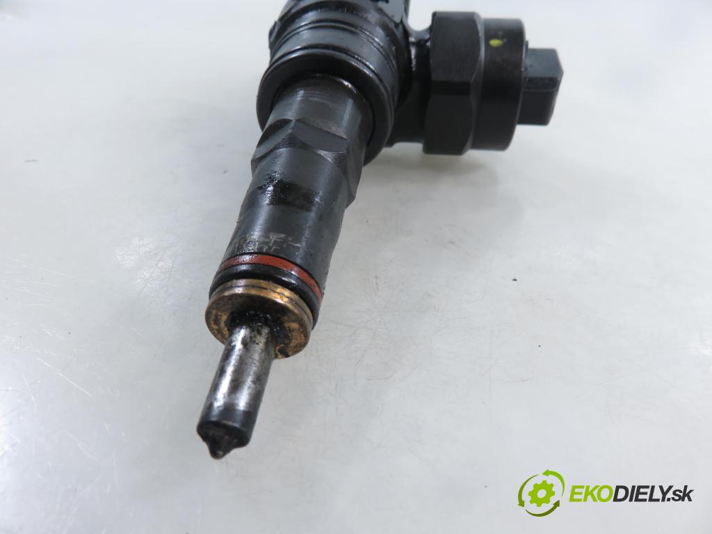 AUDI A4 Avant (8D5, B5) KOMBI 2000 85,00 1.9 TDI - AJM 1896,00 Vstrekovač 038130073F ; 0414720007 (Vstrekovač paliva)