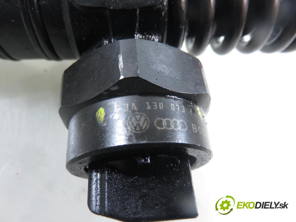 AUDI A4 Avant (8D5, B5) KOMBI 2000 85,00 1.9 TDI - AJM 1896,00 Vstrekovač 038130073F ; 0414720007 (Vstrekovač paliva)