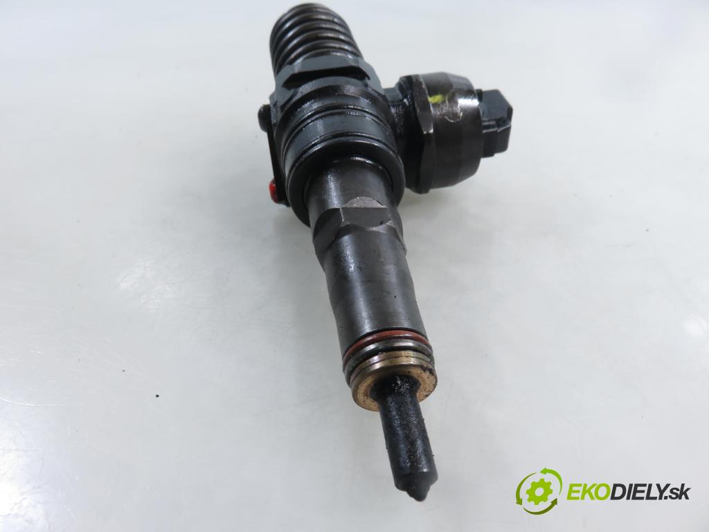 SEAT LEON (1M1) HB 2002 110,00 1.9 TDI PD 150 - ARL 1896,00 Vstrekovač 038130073AL ; 0414720039 (Vstrekovač paliva)