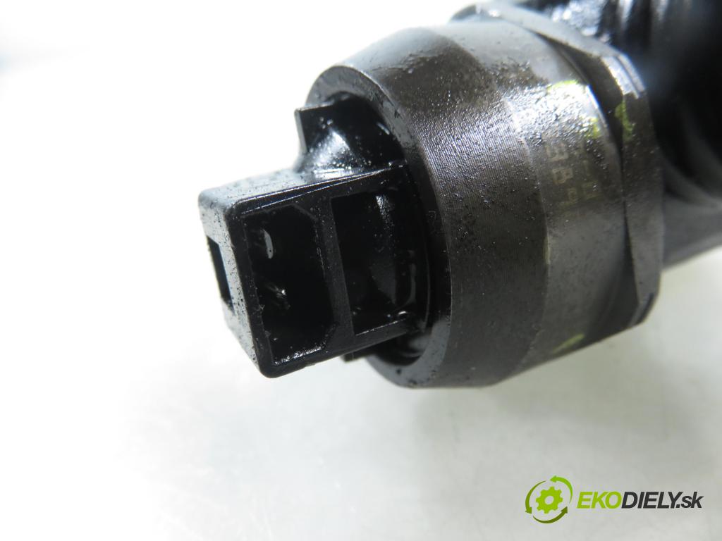 SEAT LEON (1M1) HB 2002 110,00 1.9 TDI PD 150 - ARL 1896,00 Vstrekovač 038130073AL ; 0414720039 (Vstrekovač paliva)