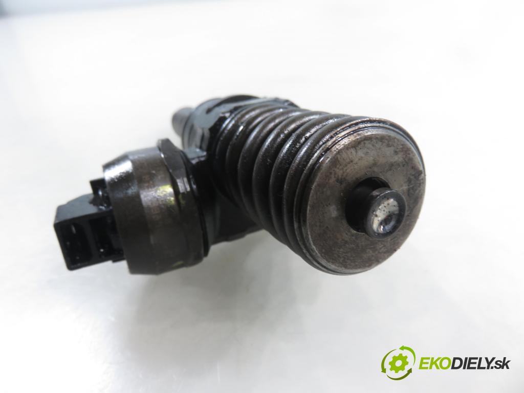 SEAT LEON (1M1) HB 2002 110,00 1.9 TDI PD 150 - ARL 1896,00 Vstrekovač 038130073AL ; 0414720039 (Vstrekovač paliva)