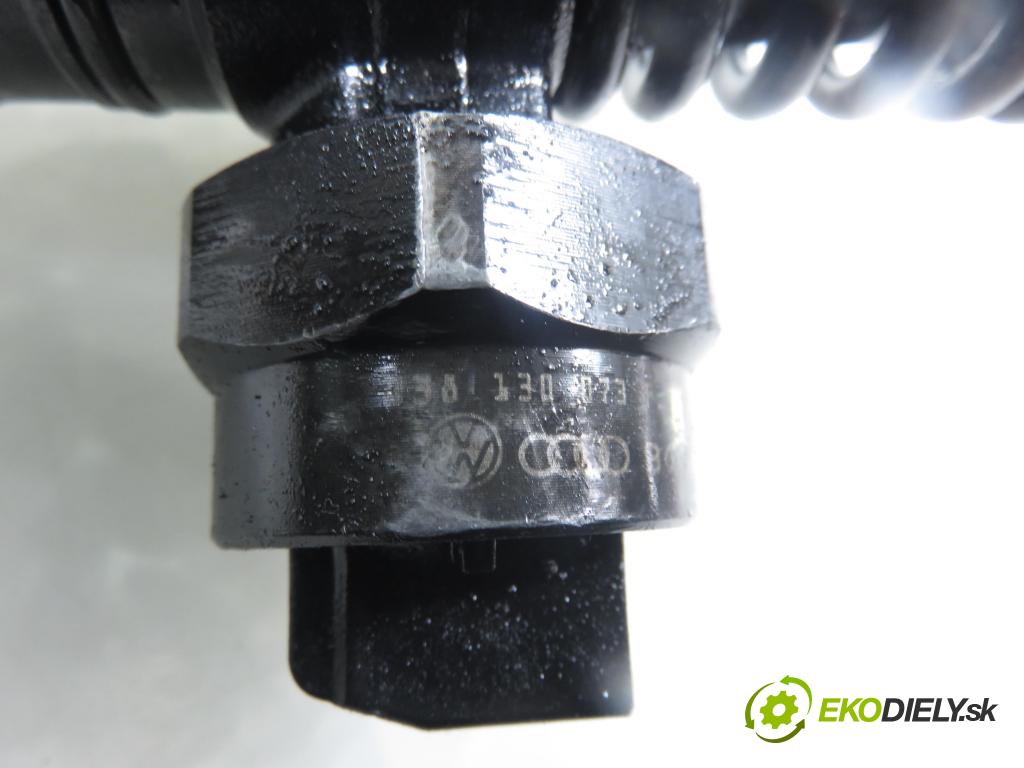 AUDI A4 Avant (8D5, B5) KOMBI 2000 85,00 1.9 TDI - AJM 1896,00 Vstrekovač 038130073F ; 0414720007 (Vstrekovač paliva)