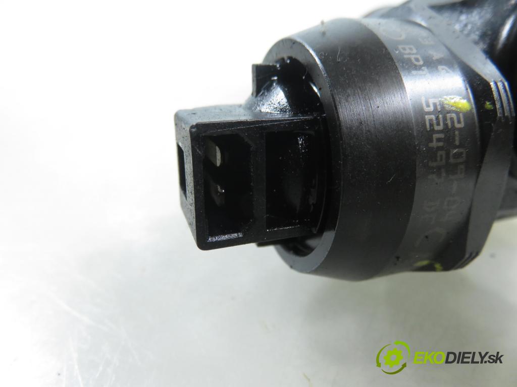 VW GOLF IV Variant (1J5) KOMBI 2002 74,00 1.9 TDI PD 101 - AXR 1896,00 vstříkovač 038130073AG ; 0414720215 (Vstřikovač paliva)