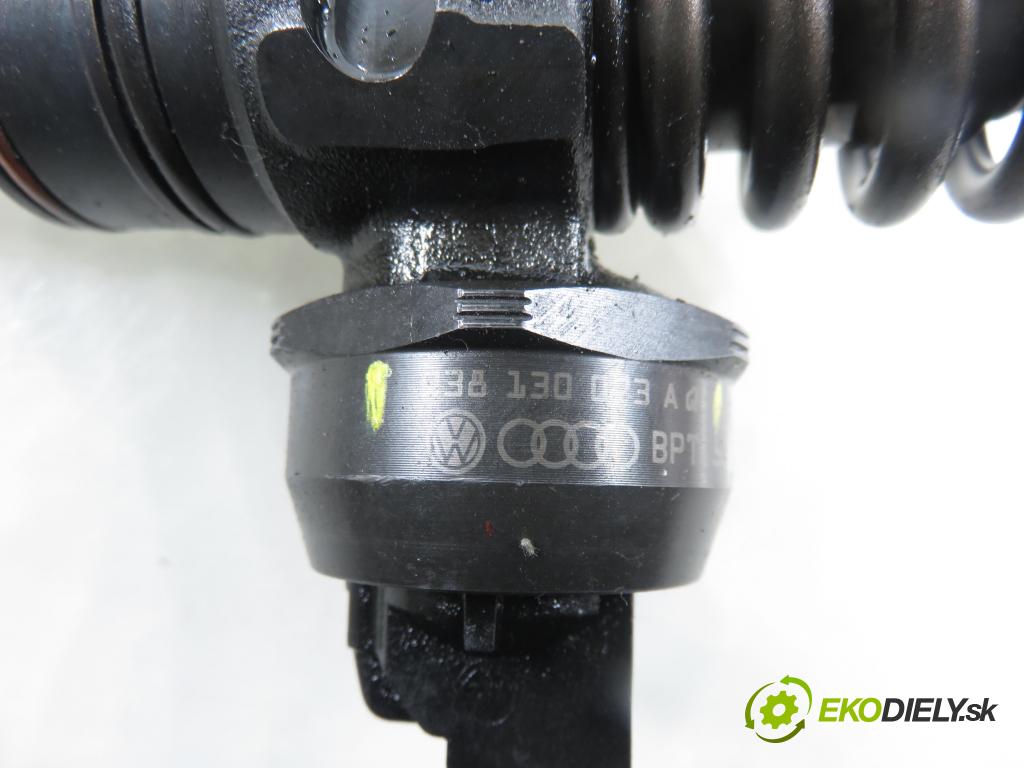 VW GOLF IV Variant (1J5) KOMBI 2002 74,00 1.9 TDI PD 101 - AXR 1896,00 vstříkovač 038130073AG ; 0414720215 (Vstřikovač paliva)