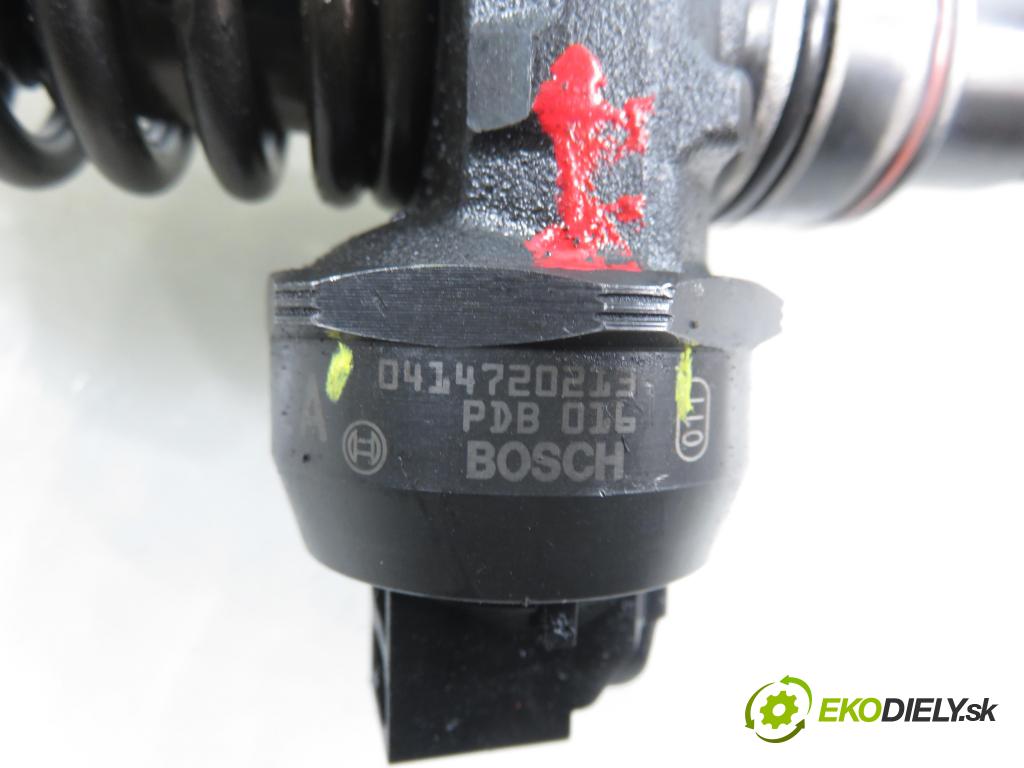 VW GOLF IV Variant (1J5) KOMBI 2002 74,00 1.9 TDI PD 101 - AXR 1896,00 vstříkovač 038130073AG ; 0414720215 (Vstřikovač paliva)