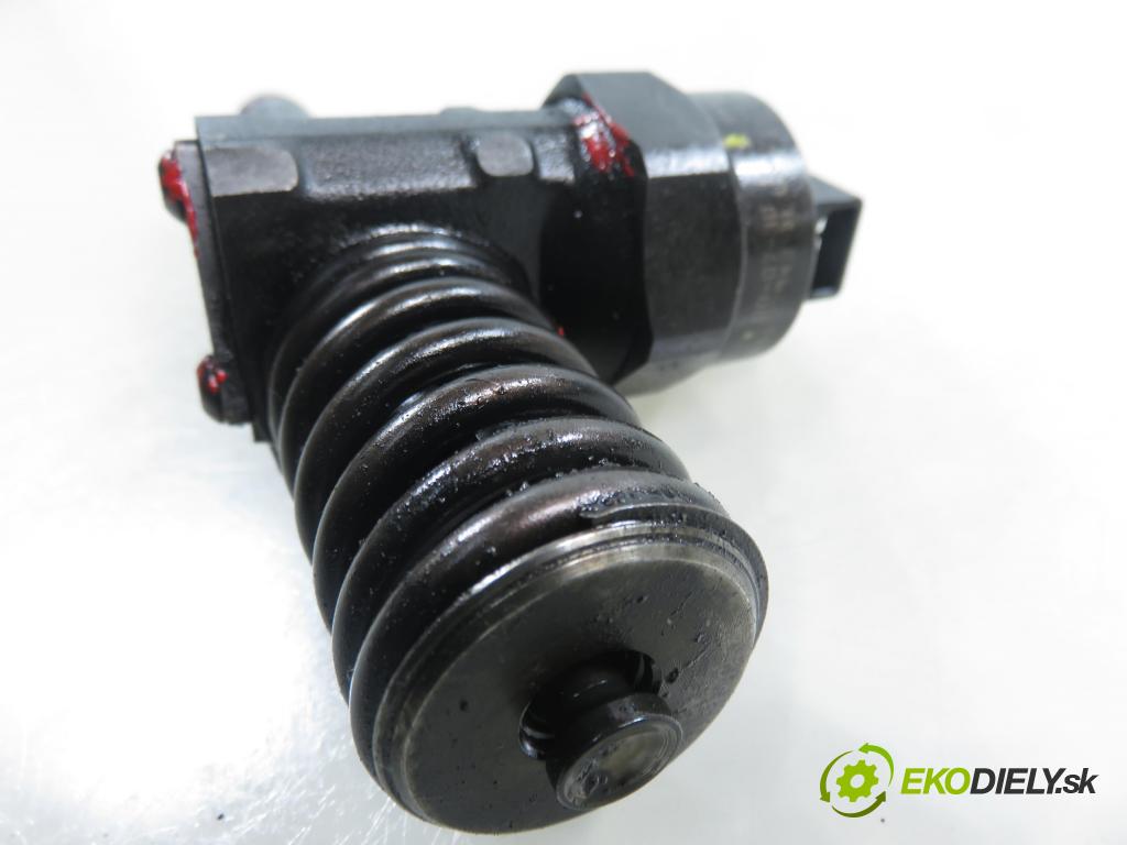 AUDI A4 Avant (8D5, B5) KOMBI 2000 85,00 1.9 TDI - AJM 1896,00 Vstrekovač 038130073F ; 0414720007 (Vstrekovač paliva)