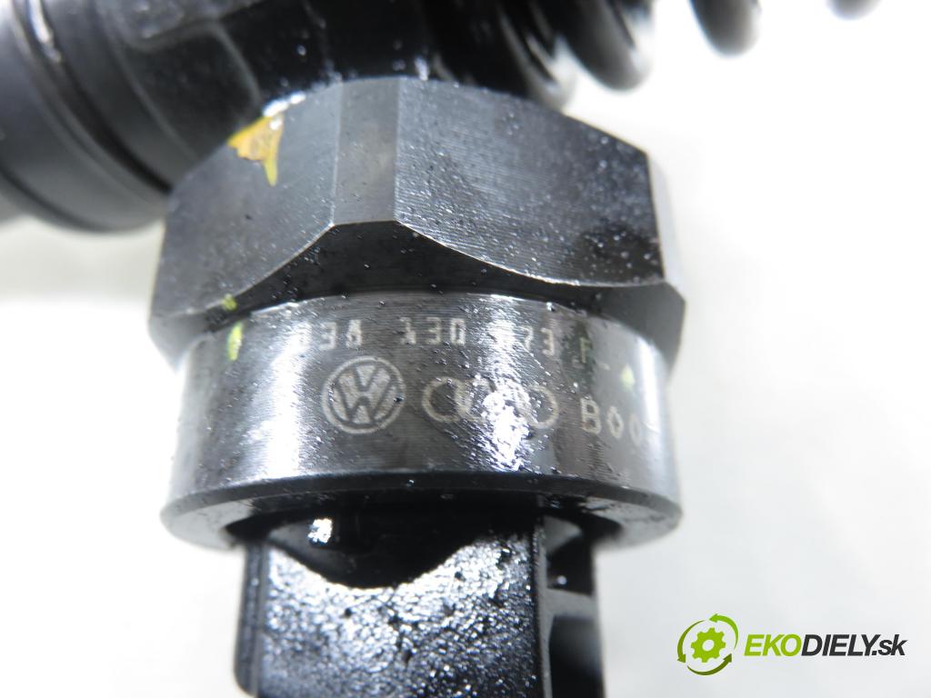 AUDI A4 Avant (8D5, B5) KOMBI 2000 85,00 1.9 TDI - AJM 1896,00 Vstrekovač 038130073F ; 0414720007 (Vstrekovač paliva)