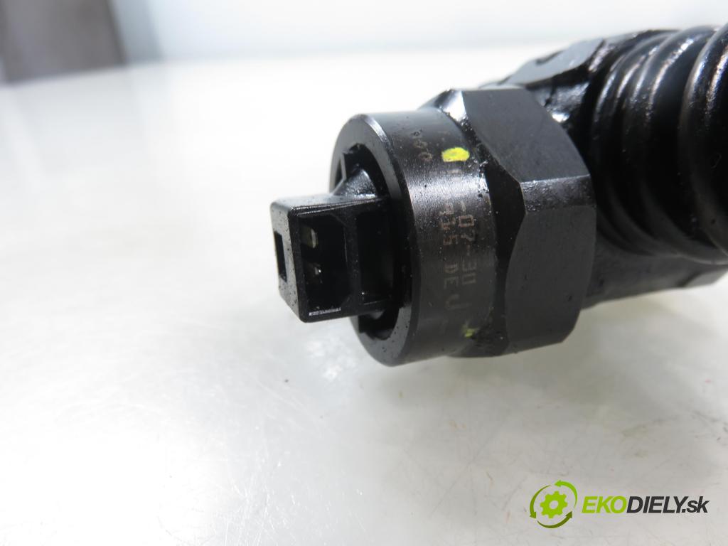 AUDI A4 Avant (8D5, B5) KOMBI 2000 85,00 1.9 TDI - AJM 1896,00 vstříkovač 038130073F ; 0414720007 (Vstřikovač paliva)