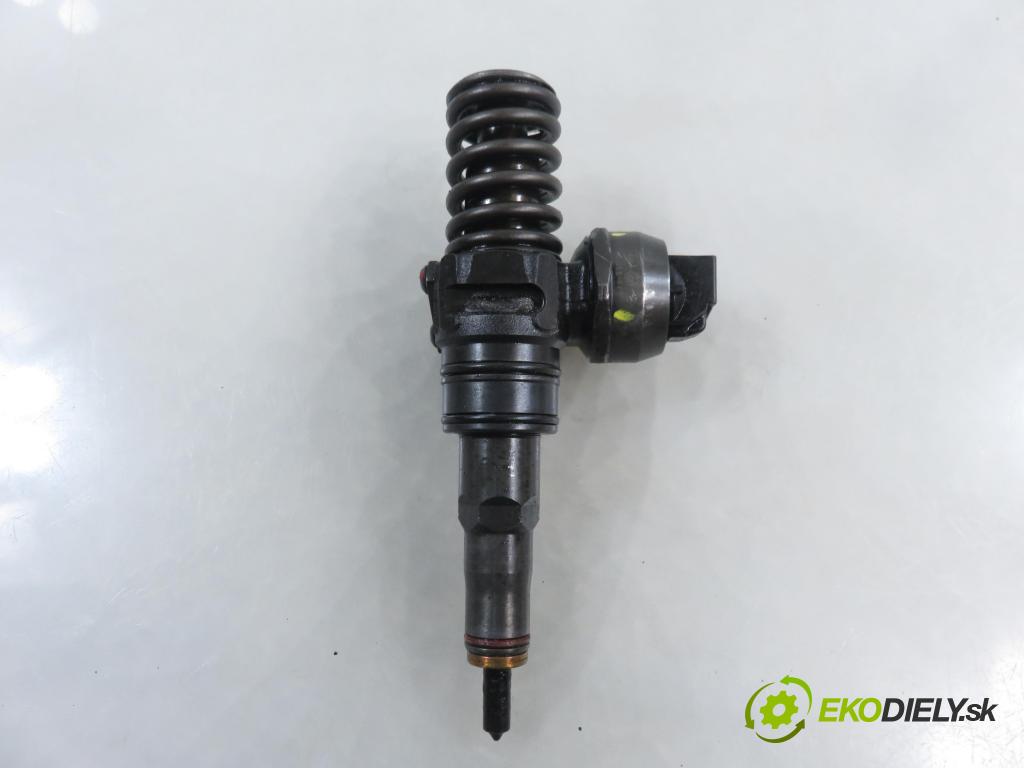 SEAT LEON (1M1) HB 2002 110,00 1.9 TDI PD 150 - ARL 1896,00 Vstrekovač 038130073AL (Vstrekovač paliva)