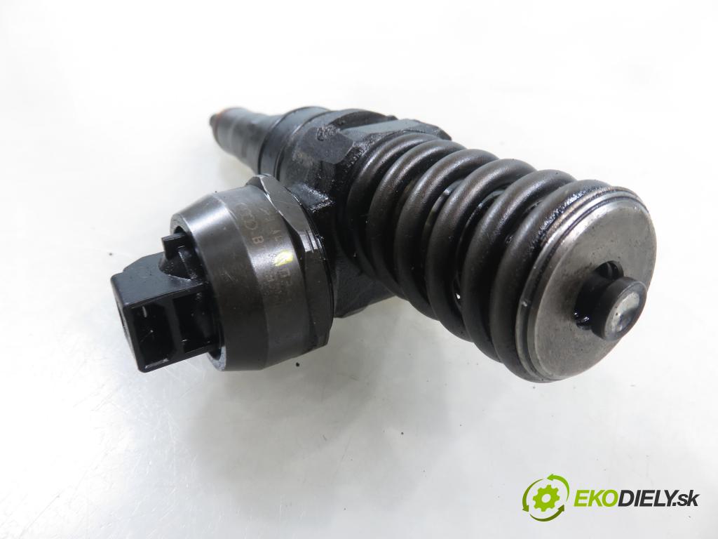 SEAT LEON (1M1) HB 2002 110,00 1.9 TDI PD 150 - ARL 1896,00 Vstrekovač 038130073AL (Vstrekovač paliva)