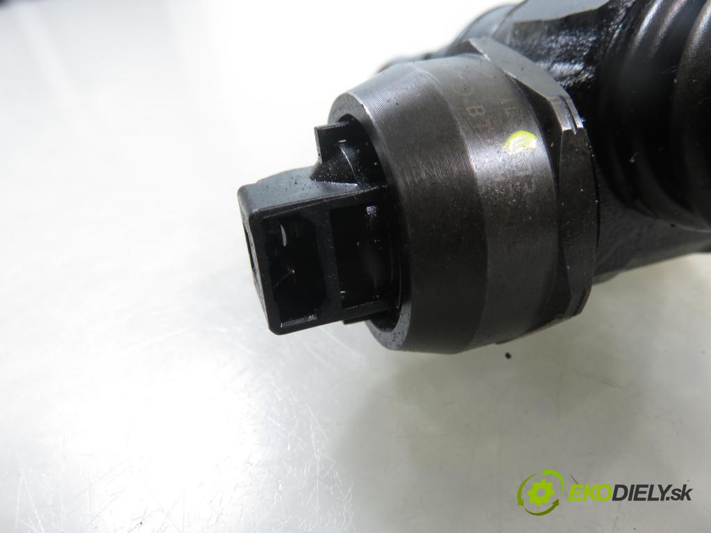 SEAT LEON (1M1) HB 2002 110,00 1.9 TDI PD 150 - ARL 1896,00 Vstrekovač 038130073AL (Vstrekovač paliva)