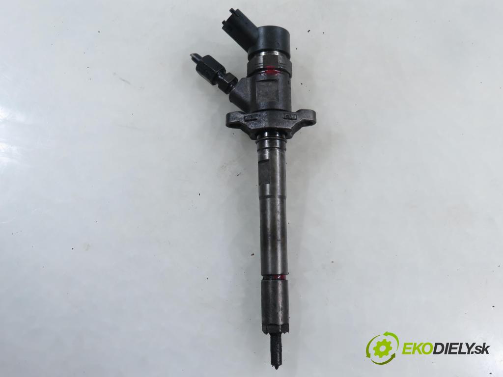 PEUGEOT 307 (3A/C) HB 2004 80,00 1.6 HDi 110 1560,00 vstrekovač 0986435090 (Vstrekovač paliva)