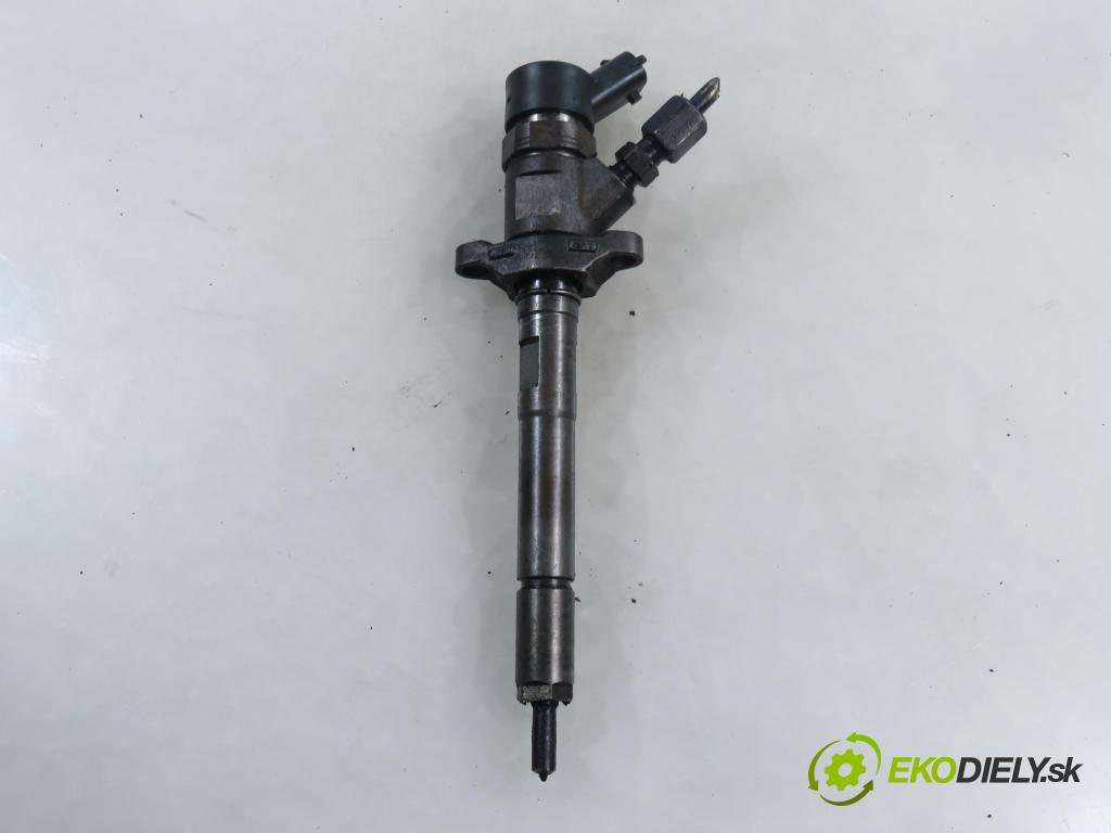 PEUGEOT 307 (3A/C) HB 2004 80,00 1.6 HDi 110 1560,00 vstrekovač 0986435090 (Vstrekovač paliva)