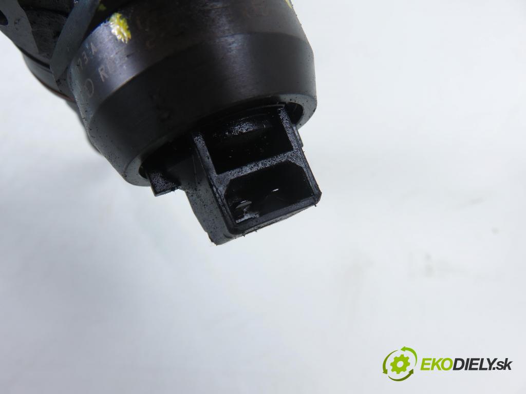 SKODA FABIA I Combi (6Y5) KOMBI 2002 74,00 1.9 TDI - ATD 1896,00 Vstrekovač 038130073AJ ; 0414720037 (Vstrekovač paliva)