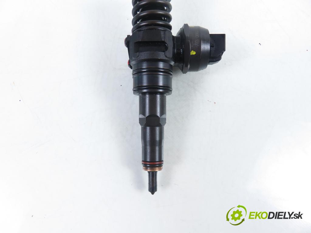 SEAT IBIZA III (6L1) HB 2003 74,00 1.9 TDI - ATD 1896,00 vstříkovač 038130073AJ ; 0414720037 (Vstřikovač paliva)