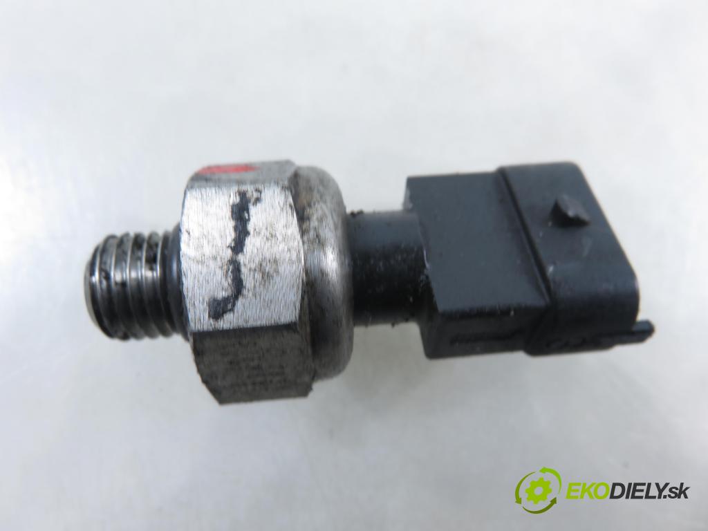 OPEL SIGNUM HB 2004 114,00 2.2 direct - Z 22 YH 2198,00 Snímač tlaku paliva 24418424