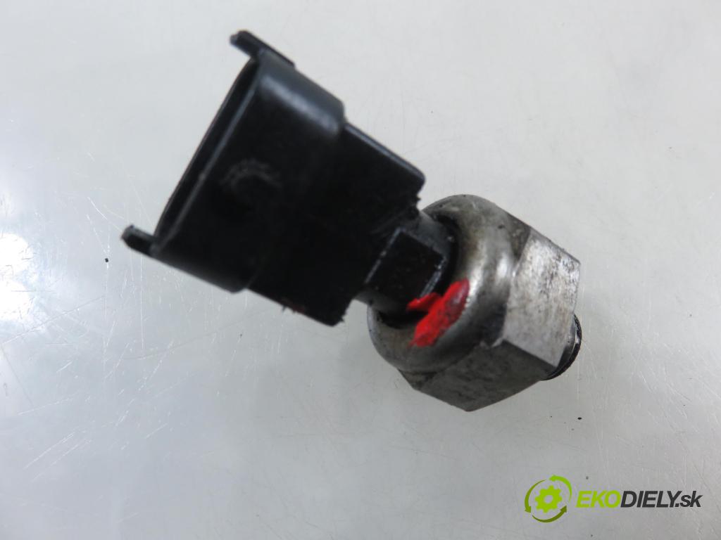 OPEL SIGNUM HB 2004 114,00 2.2 direct - Z 22 YH 2198,00 Snímač tlaku paliva 24418424