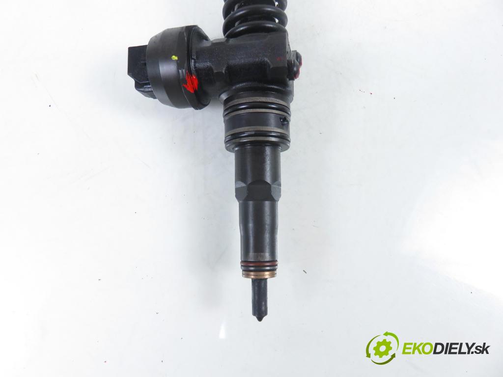 SEAT IBIZA III (6L1) HB 2003 74,00 1.9 TDI - ATD 1896,00 Vstrekovač 038130073AJ ; 0414720037 (Vstrekovač paliva)