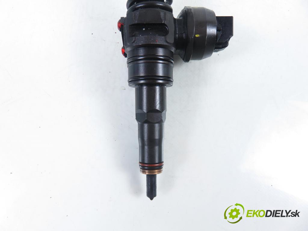 SEAT IBIZA III (6L1) HB 2003 74,00 1.9 TDI - ATD 1896,00 Vstrekovač 038130073AJ ; 0414720037 (Vstrekovač paliva)