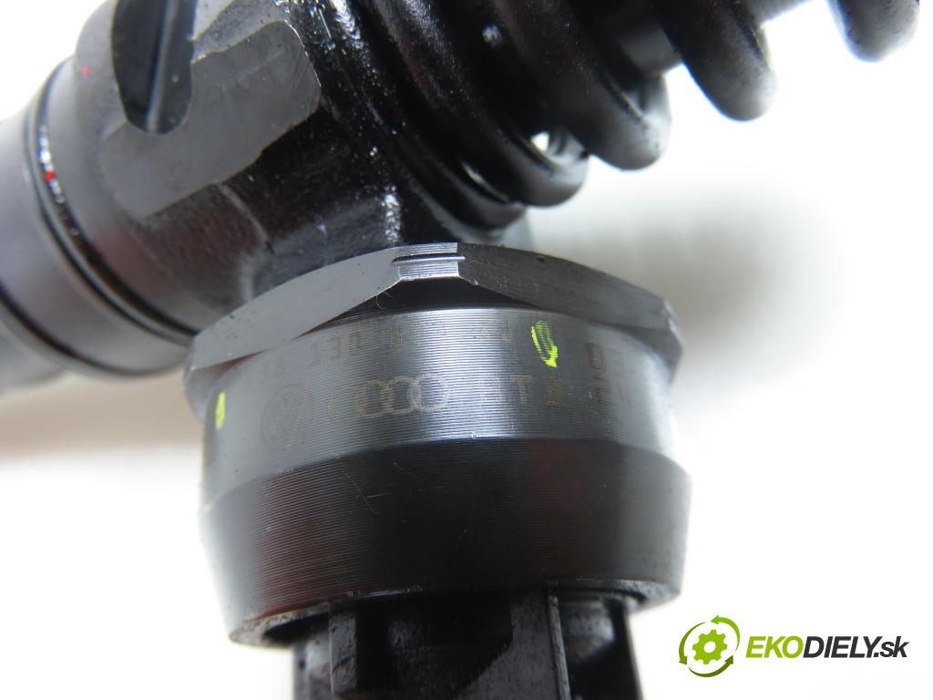 SEAT IBIZA III (6L1) HB 2003 74,00 1.9 TDI - ATD 1896,00 Vstrekovač 038130073AJ ; 0414720037 (Vstrekovač paliva)