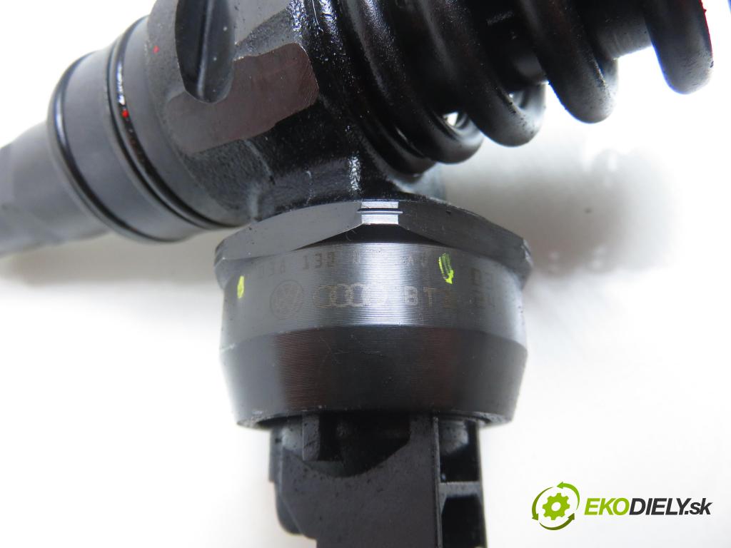 SEAT IBIZA III (6L1) HB 2003 74,00 1.9 TDI - ATD 1896,00 Vstrekovač 038130073AJ ; 0414720037 (Vstrekovač paliva)