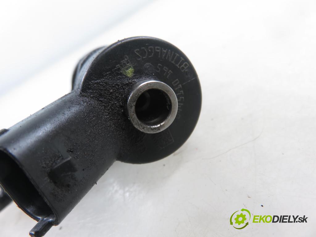 OPEL ZAFIRA B (A05) MINIVAN 2005 88,00 1.9 CDTI 8V 120 - Z 19 DT 1910,00 vstrekovač 0445110165 (Vstrekovač paliva)