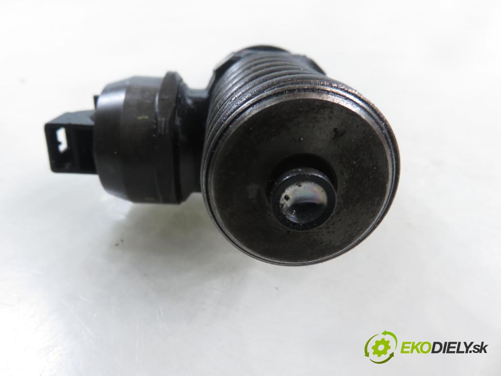 SEAT LEON (1M1) HB 2002 110,00 1.9 TDI PD 150 - ARL 1896,00 Vstrekovač 038130073AL ; 0414720039 (Vstrekovač paliva)