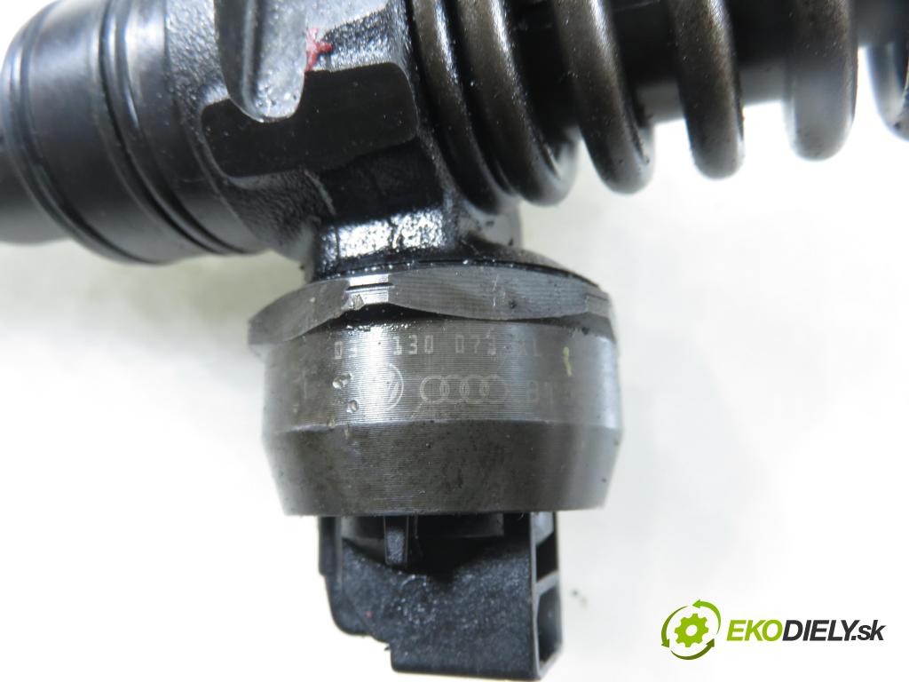 SEAT LEON (1M1) HB 2002 110,00 1.9 TDI PD 150 - ARL 1896,00 Vstrekovač 038130073AL ; 0414720039 (Vstrekovač paliva)