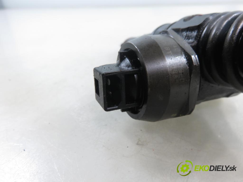 SEAT LEON (1M1) HB 2002 110,00 1.9 TDI PD 150 - ARL 1896,00 Vstrekovač 038130073AL ; 0414720039 (Vstrekovač paliva)