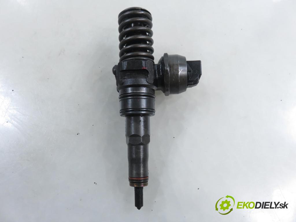 SEAT LEON (1M1) HB 2002 110,00 1.9 TDI PD 150 - ARL 1896,00 Vstrekovač 038130073AL ; 0414720039 (Vstrekovač paliva)