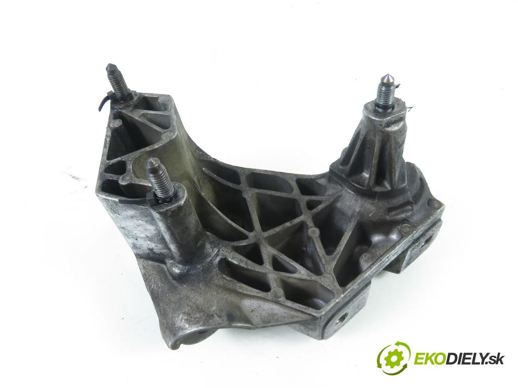 AUDI A3 (8L1) HB 2002 132,00 1.8 T 180 - AUQ 1781,00 Uchytenie Motor 038199207H