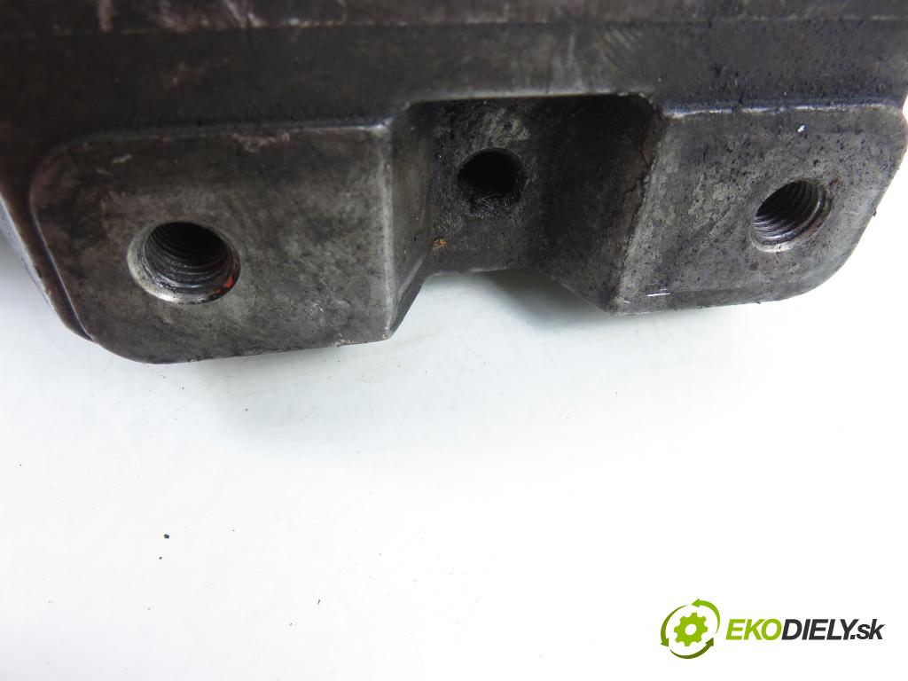 AUDI A3 (8L1) HB 2002 132,00 1.8 T 180 - AUQ 1781,00 Uchytenie Motor 038199207H