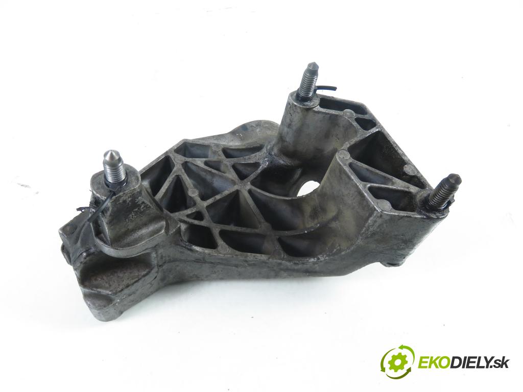 AUDI A3 (8L1) HB 2002 132,00 1.8 T 180 - AUQ 1781,00 Uchytenie Motor 038199207H