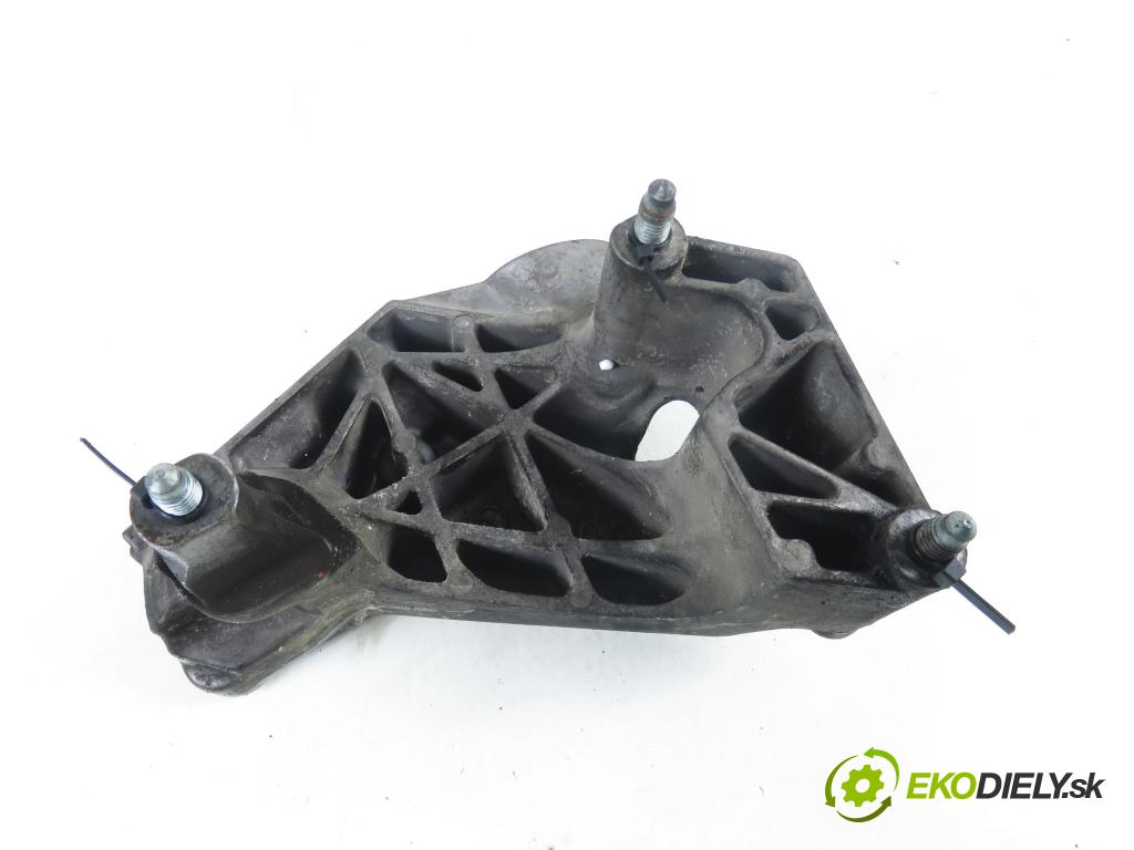 SEAT LEON (1M1) HB 2002 110,00 1.9 TDI PD 150 - ARL 1896,00 Uchytenie Motor 038199207AG
