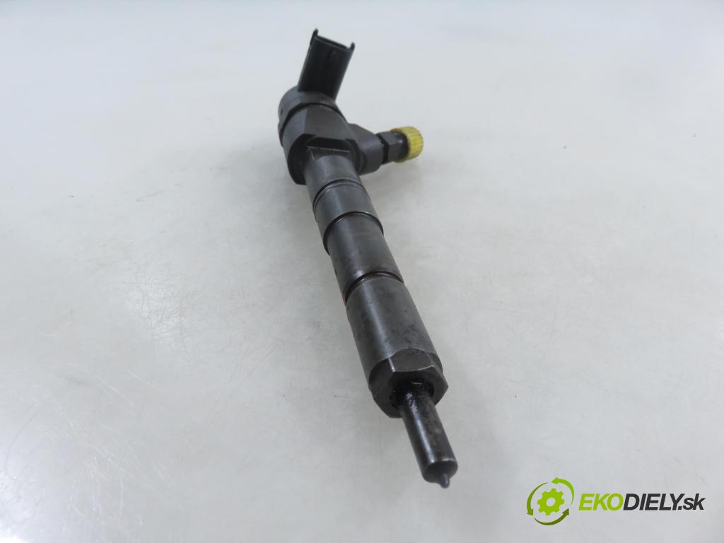 FIAT CROMA (194_) KOMBI 2006 110,00 1.9 D Multijet 150 - 939 A2.000 1910,00 vstrekovač 0445110243 (Vstrekovač paliva)