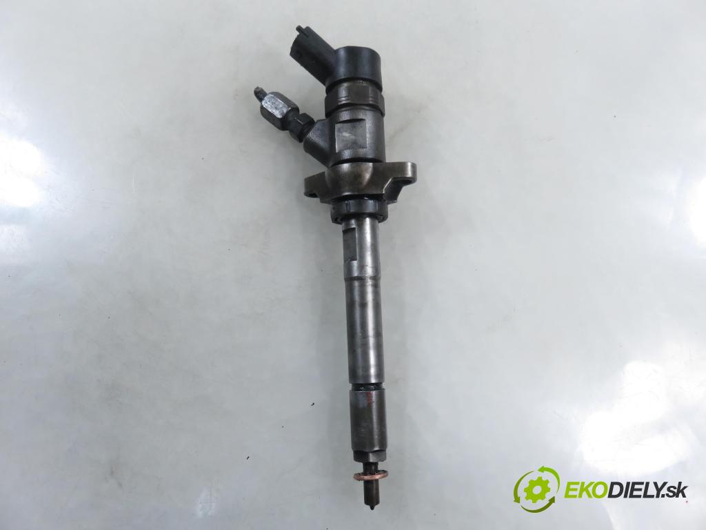 PEUGEOT PARTNER Combispace (5F) KOMBIVAN 2006 66,00 1.6 HDi 90 - 9HX 1560,00 vstrekovač 0445110239 (Vstrekovač paliva)