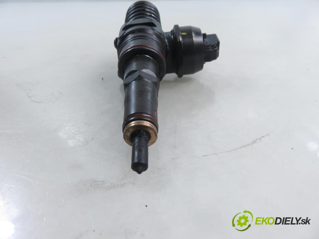 SKODA FABIA I Combi (6Y5) KOMBI 2002 74,00 1.9 TDI - ATD 1896,00 Vstrekovač 038130073AJ (Vstrekovač paliva)