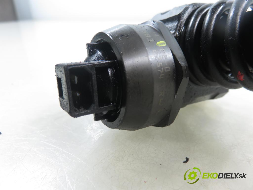 SKODA FABIA I Combi (6Y5) KOMBI 2002 74,00 1.9 TDI - ATD 1896,00 Vstrekovač 038130073AJ (Vstrekovač paliva)