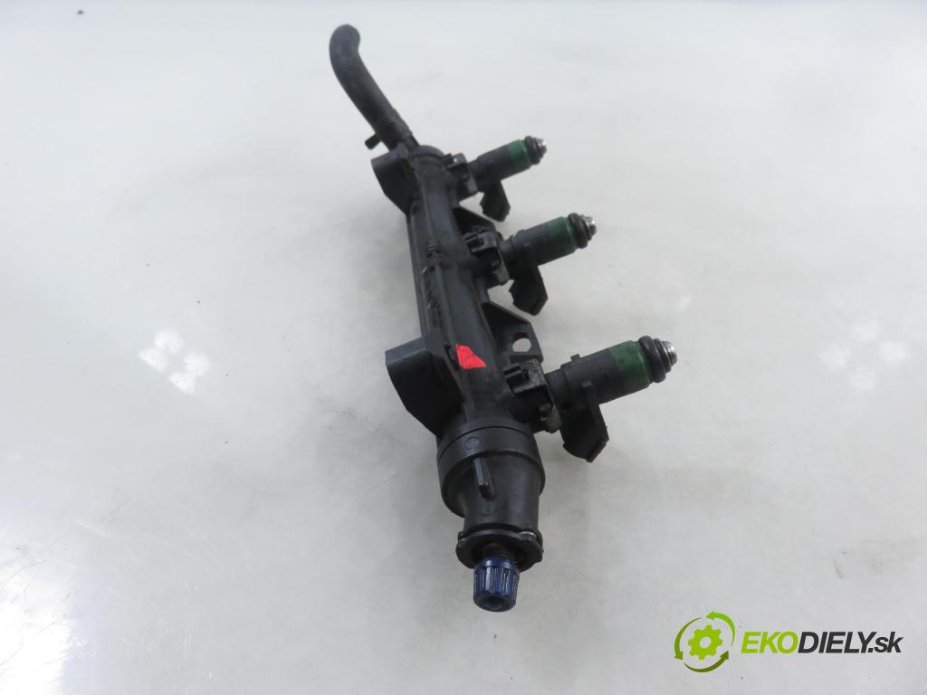 VW POLO (9N_) HB 2002 47,00 1.2 12V 64 - AZQ 1198,00 Lišta vstrekovacia 03E133320 ; 03E906031 (Vstrekovacia lišta)