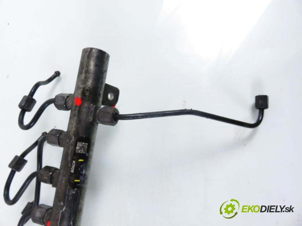 FIAT CROMA (194_) KOMBI 2006 110,00 1.9 D Multijet 150 - 939 A2.000 1910,00 Lišta vstrekovacia 0445214058 (Vstrekovacia lišta)